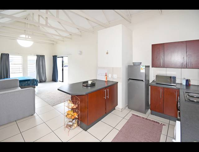 1 BEDROOM APARTMENT FOR SALE IN FERNDALE